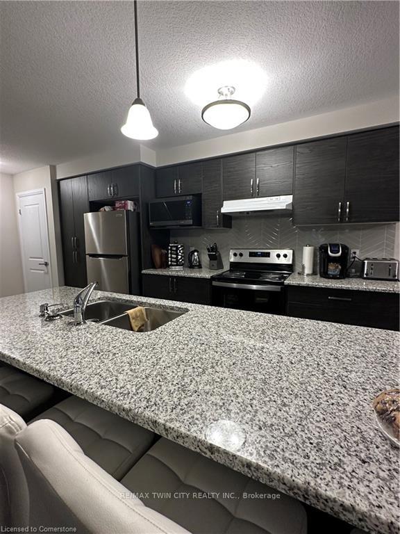 Photo 12 of 15 Valencia Avenue, Kitchener — HOMEH
