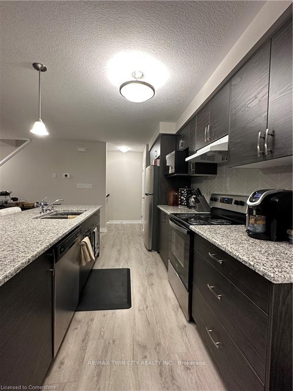 Photo 13 of 15 Valencia Avenue, Kitchener — HOMEH