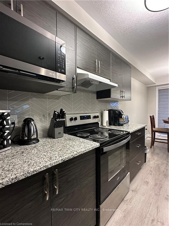 Photo 15 of 15 Valencia Avenue, Kitchener — HOMEH