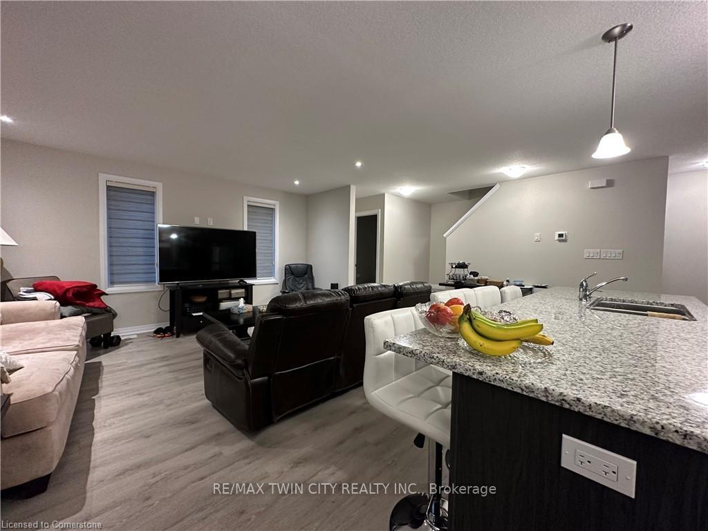 Photo 19 of 15 Valencia Avenue, Kitchener — HOMEH