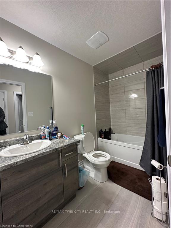 Photo 23 of 15 Valencia Avenue, Kitchener — HOMEH