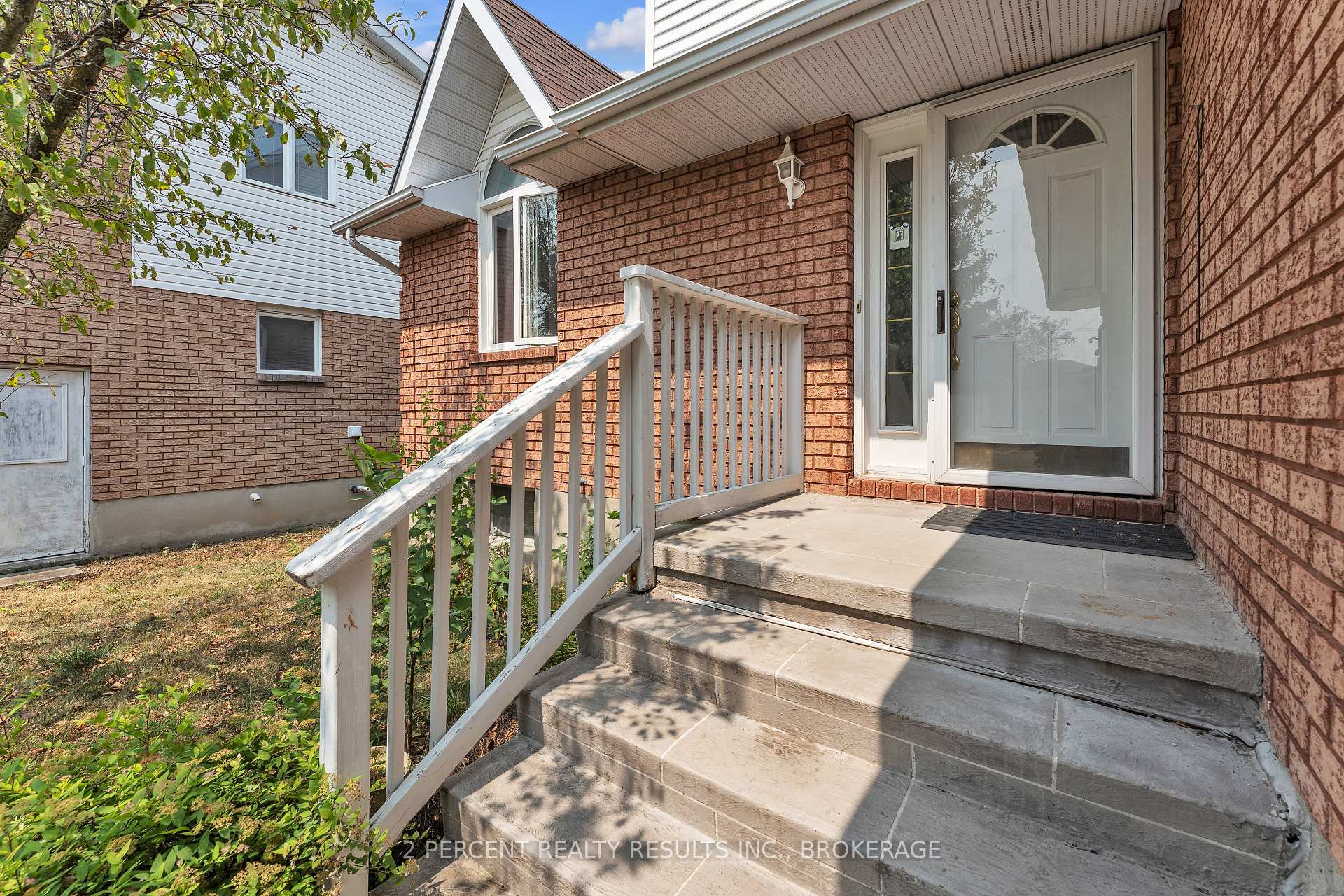 Photo 4 of 809 Muirfield Crescent, Kingston, East Gardiners Rd — HOMEH