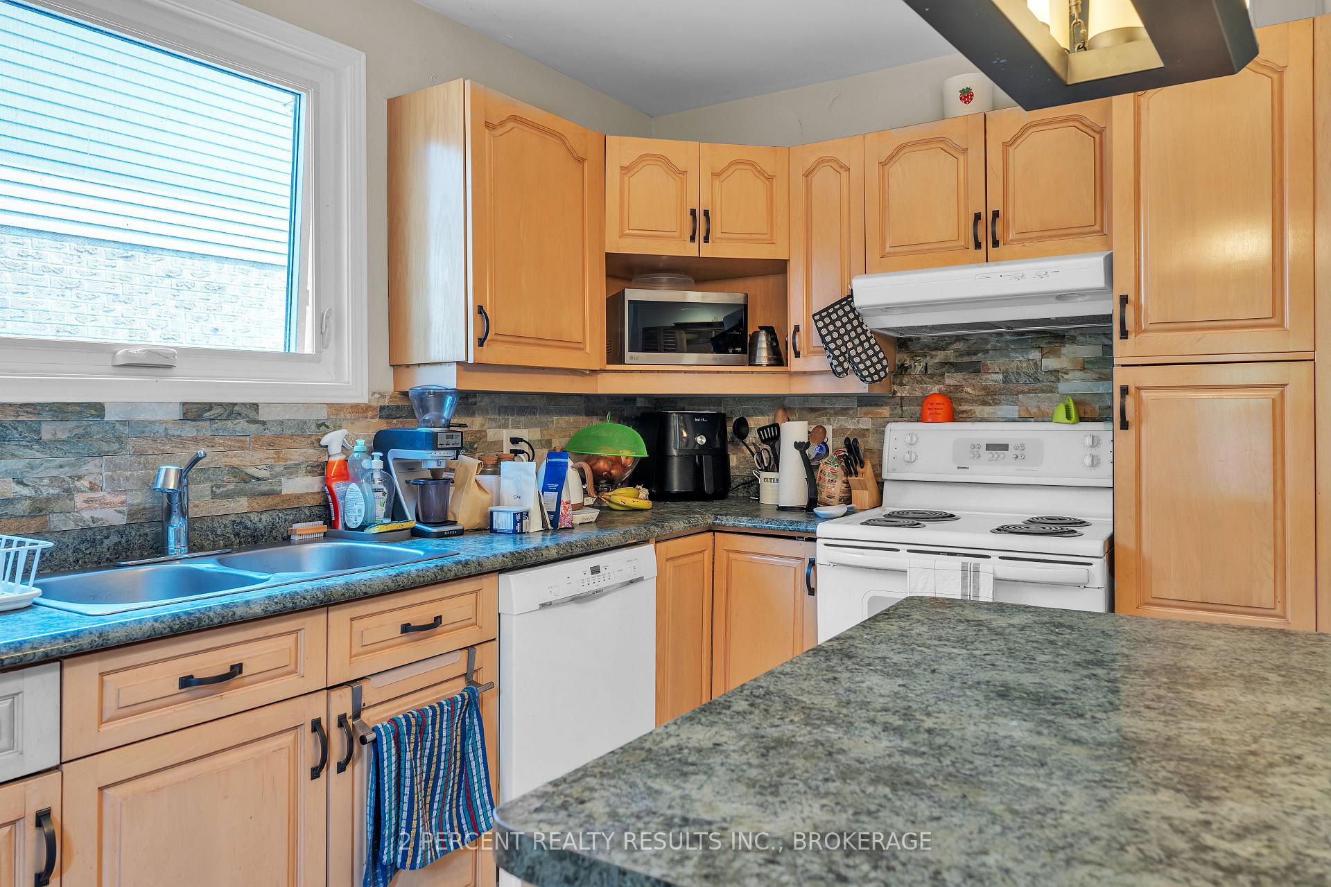 Photo 14 of 809 Muirfield Crescent, Kingston, East Gardiners Rd — HOMEH