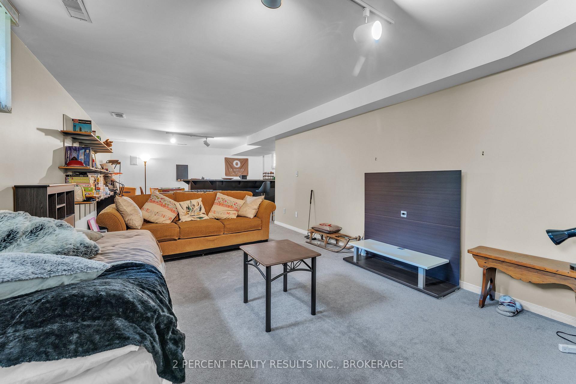 Photo 31 of 809 Muirfield Crescent, Kingston, East Gardiners Rd — HOMEH