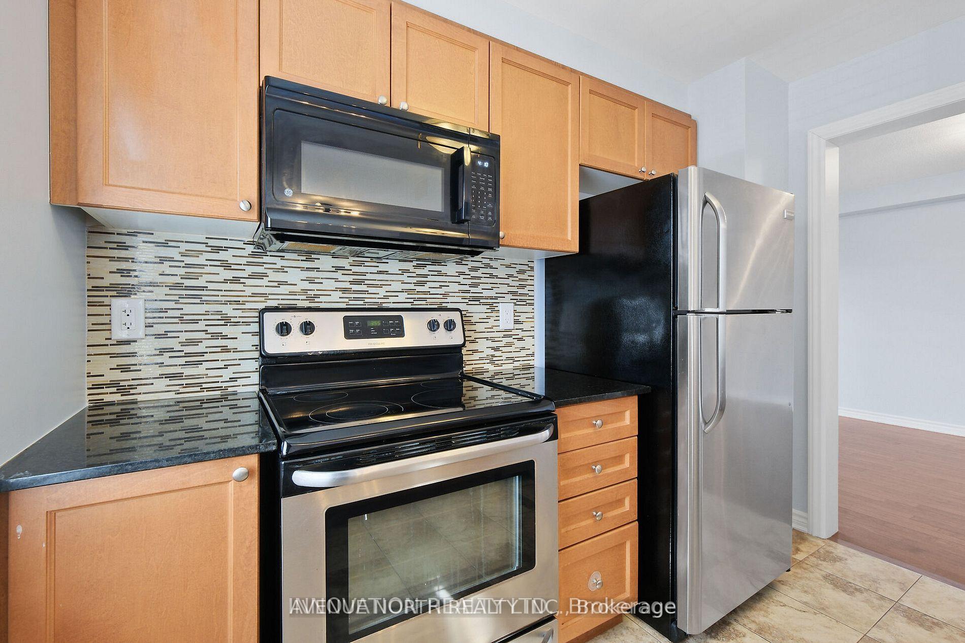 Photo 5 of 613 Foxlight Circle, Ottawa, Kanata - Emerald Meadows/Trailwest — HOMEH