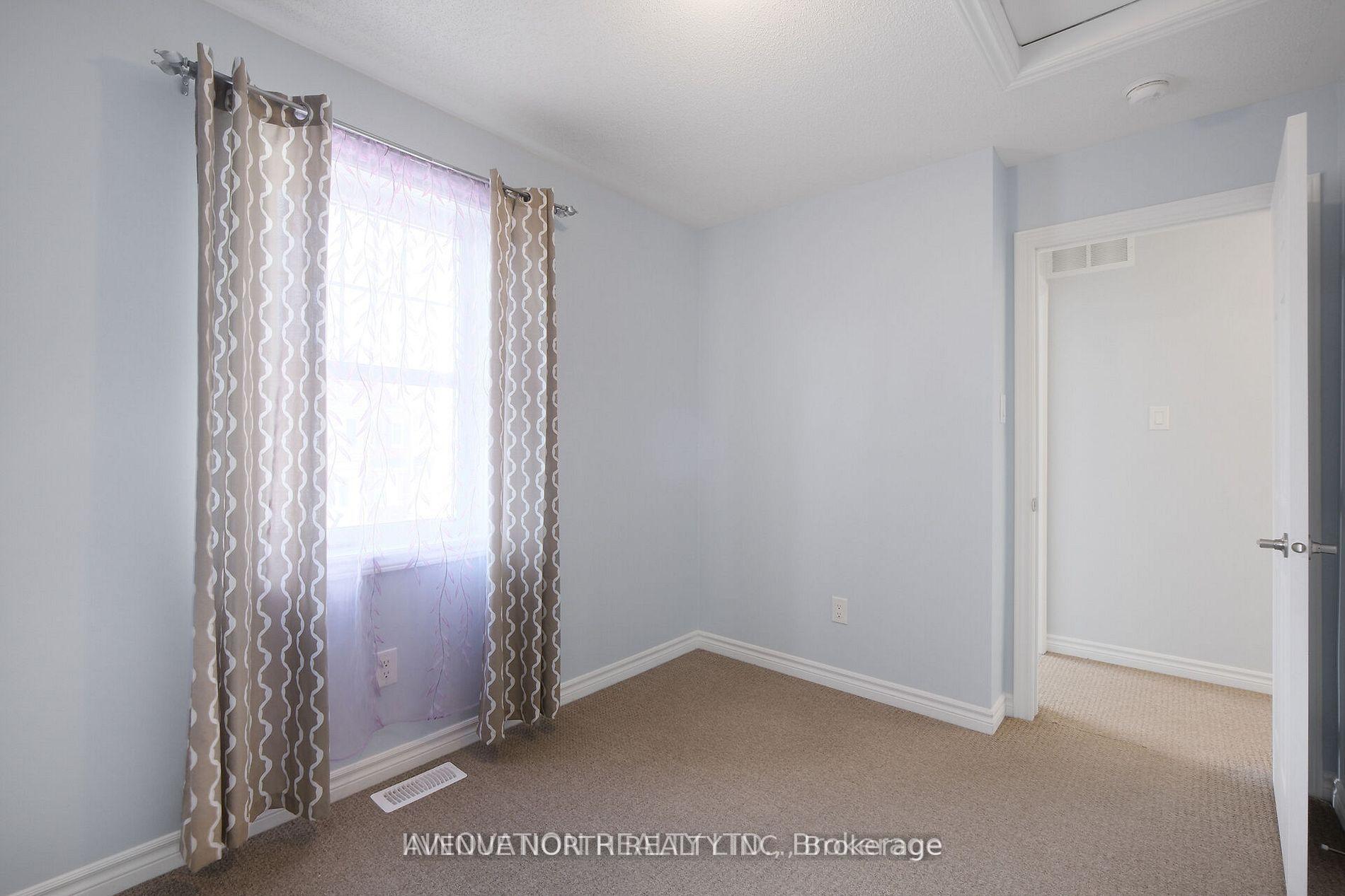 Photo 8 of 613 Foxlight Circle, Ottawa, Kanata - Emerald Meadows/Trailwest — HOMEH