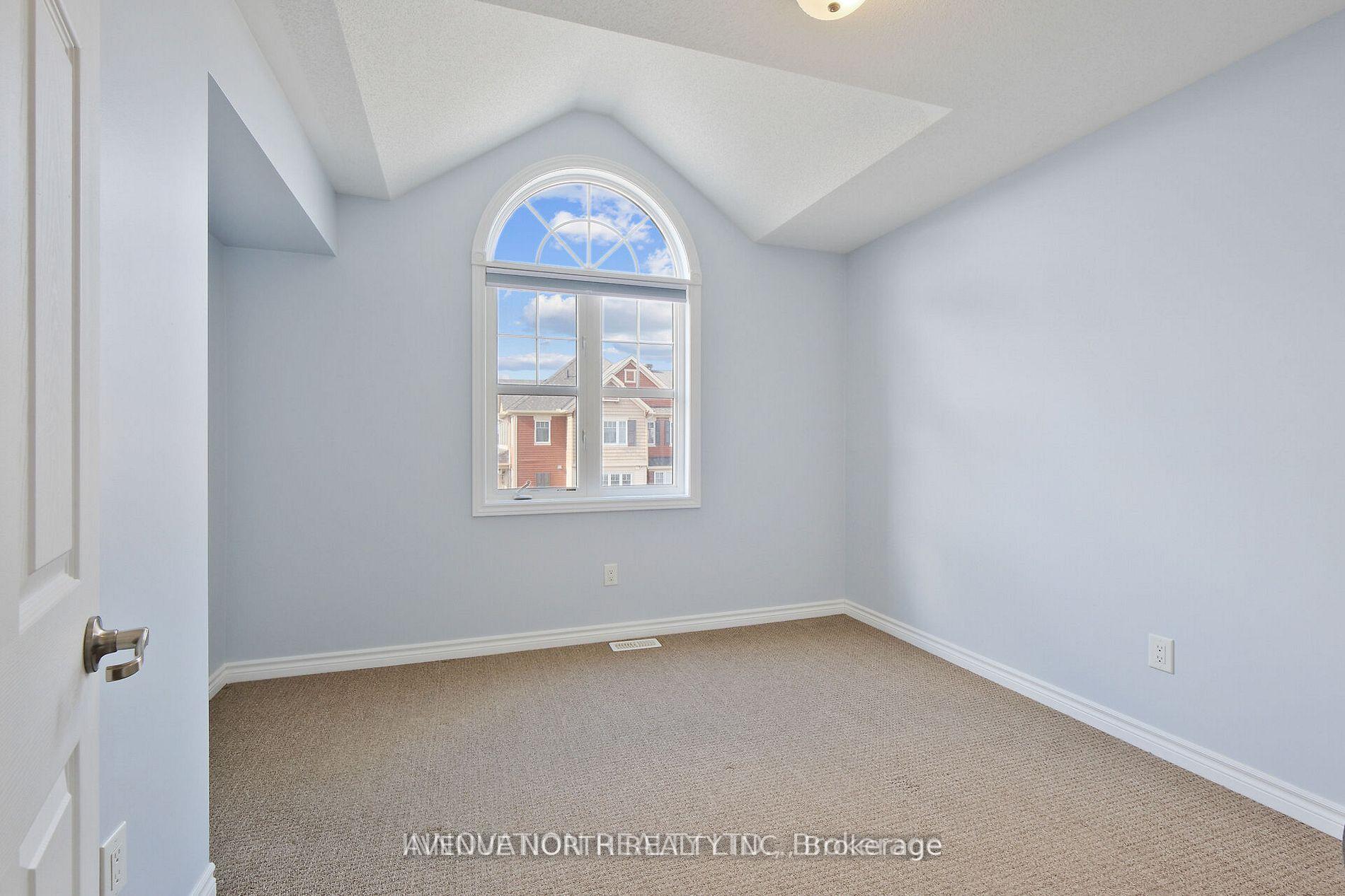 Photo 9 of 613 Foxlight Circle, Ottawa, Kanata - Emerald Meadows/Trailwest — HOMEH
