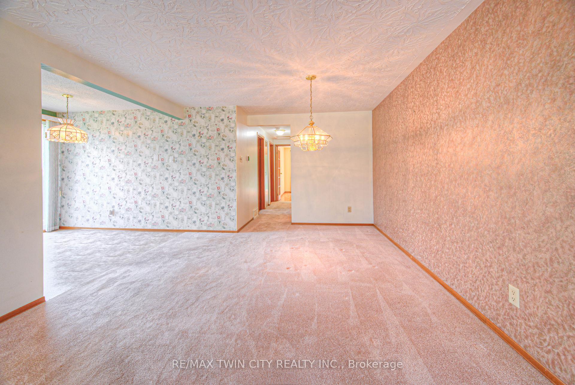 Photo 8 of 791 Doon Village Road, Kitchener — HOMEH