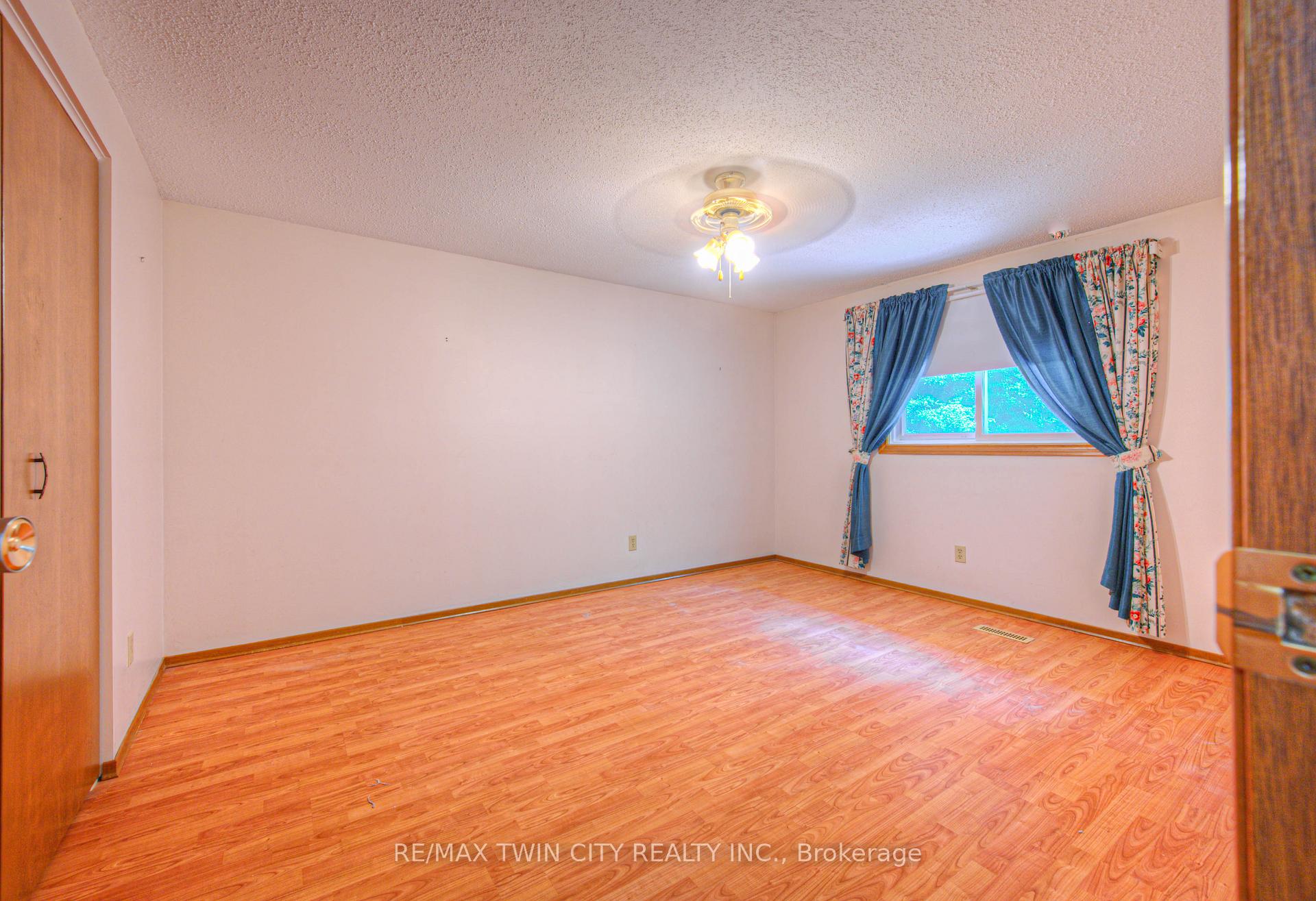 Photo 22 of 791 Doon Village Road, Kitchener — HOMEH