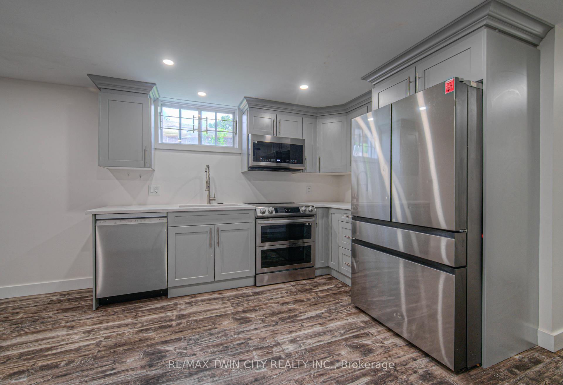 Photo 29 of 791 Doon Village Road, Kitchener — HOMEH