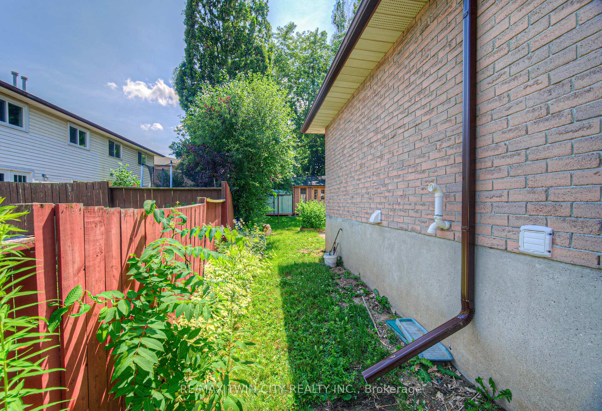 Photo 40 of 791 Doon Village Road, Kitchener — HOMEH