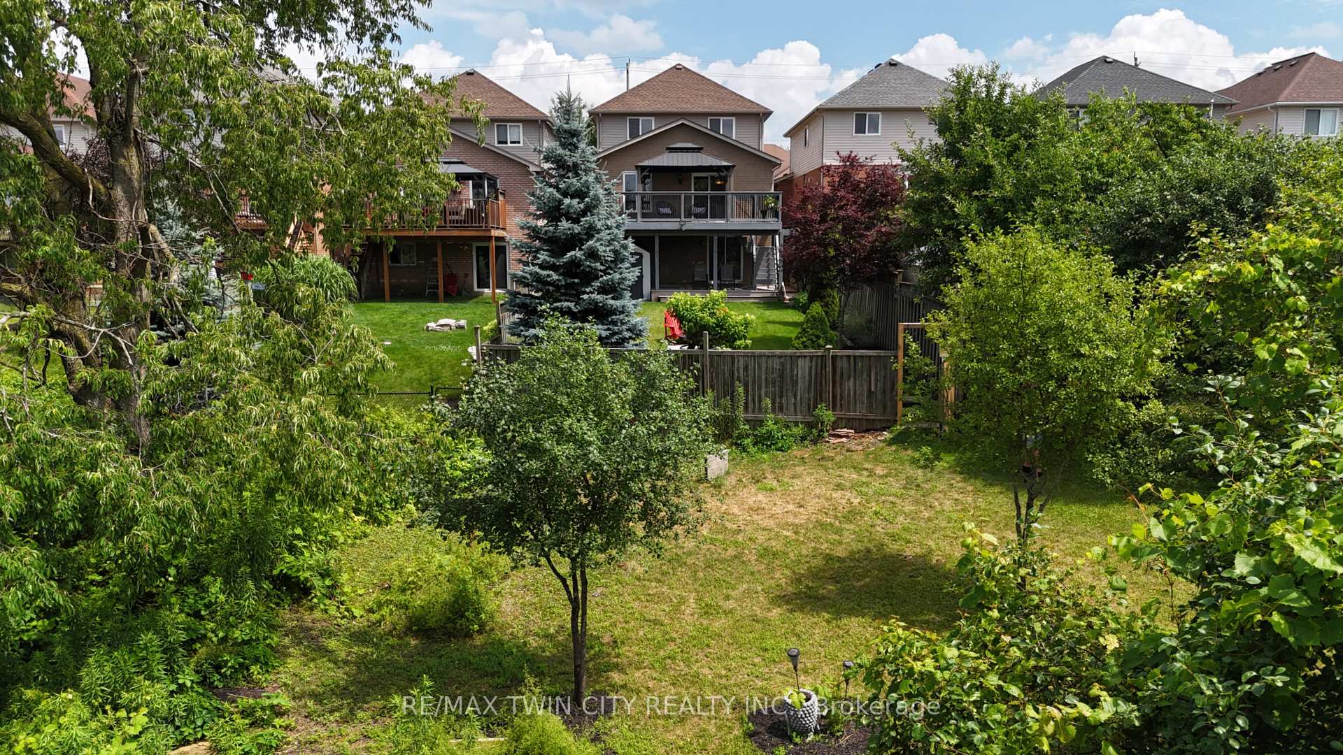 Photo 4 of 475 Doon South Drive, Kitchener — HOMEH