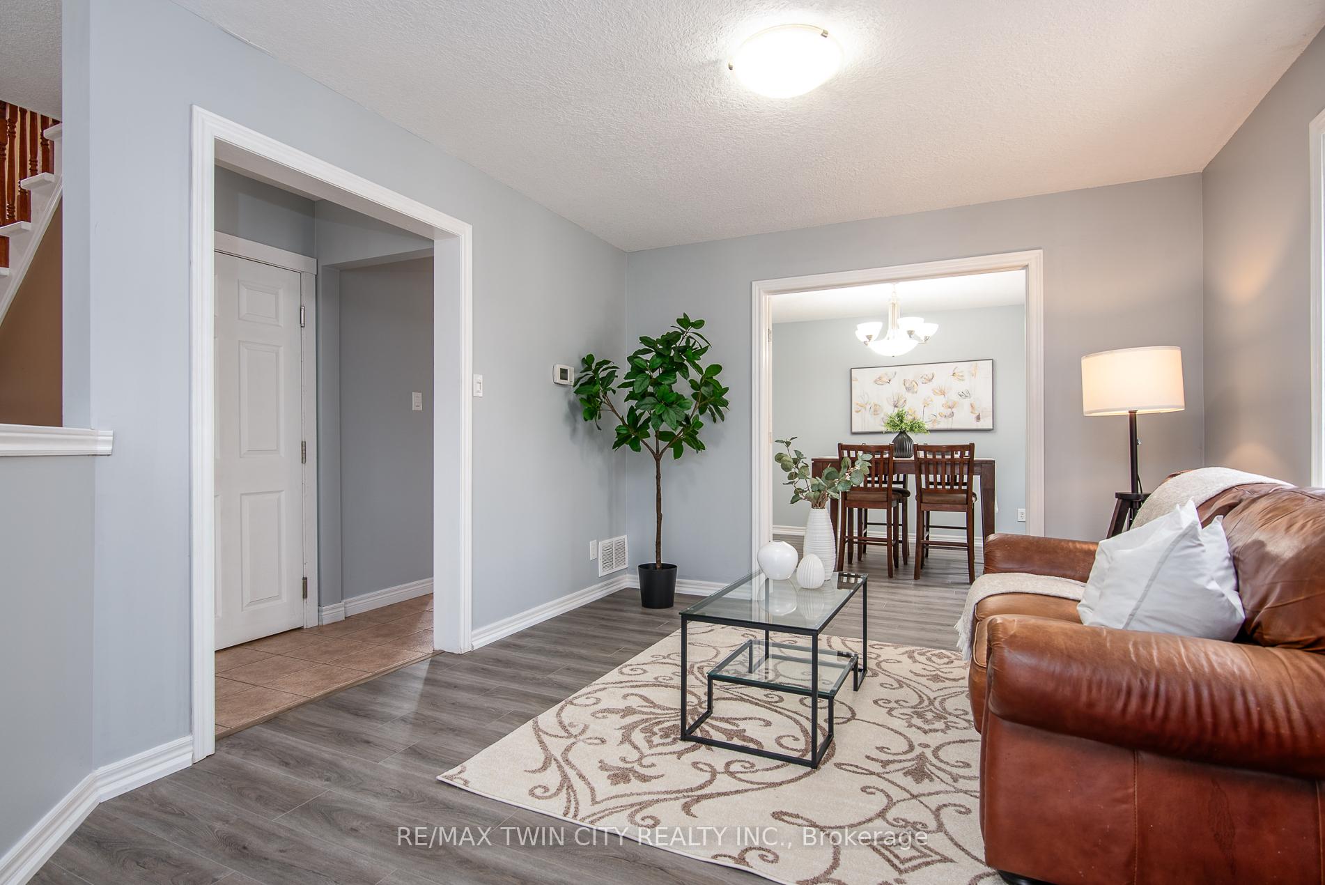 Photo 7 of 475 Doon South Drive, Kitchener — HOMEH