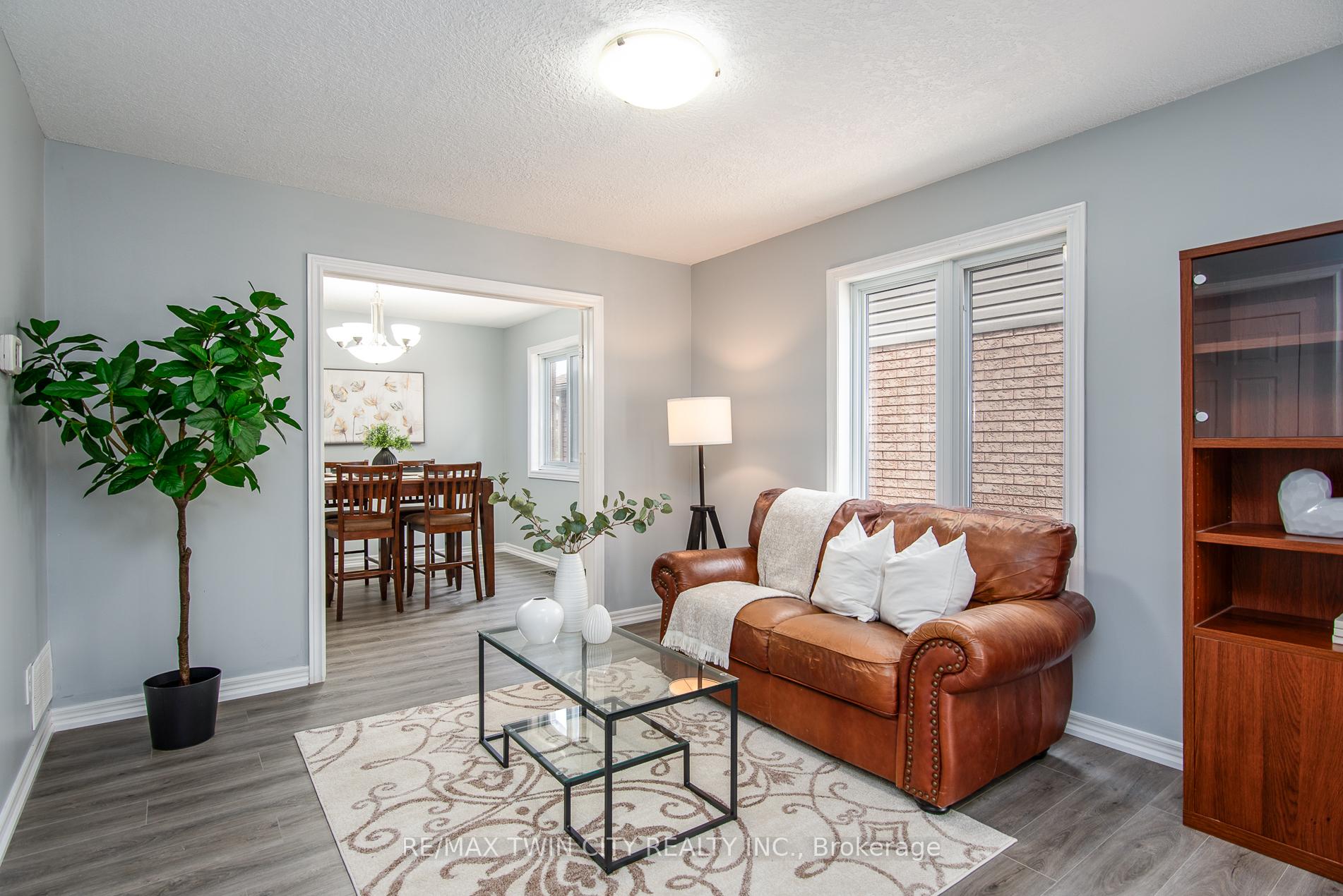 Photo 8 of 475 Doon South Drive, Kitchener — HOMEH