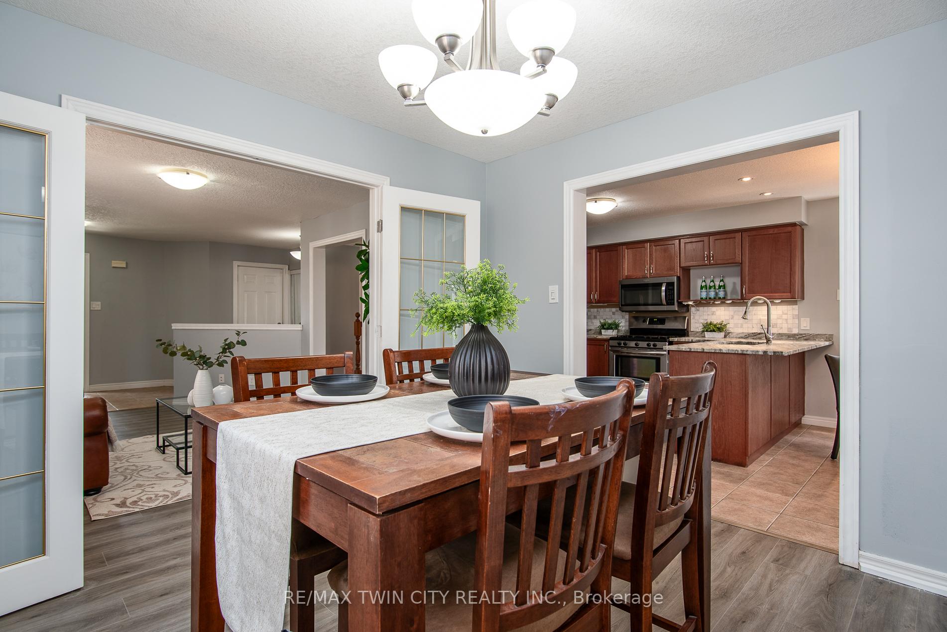 Photo 9 of 475 Doon South Drive, Kitchener — HOMEH