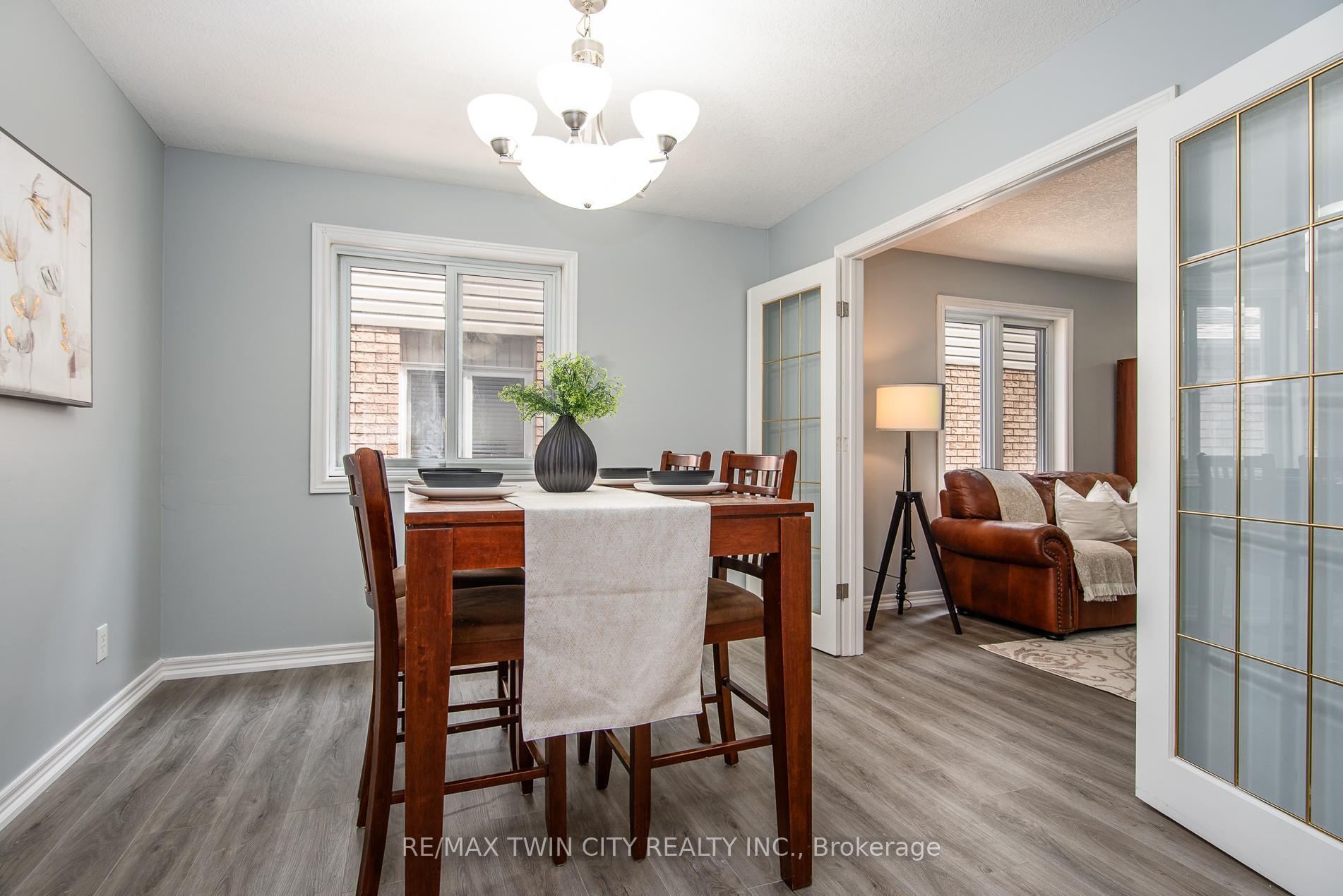 Photo 10 of 475 Doon South Drive, Kitchener — HOMEH