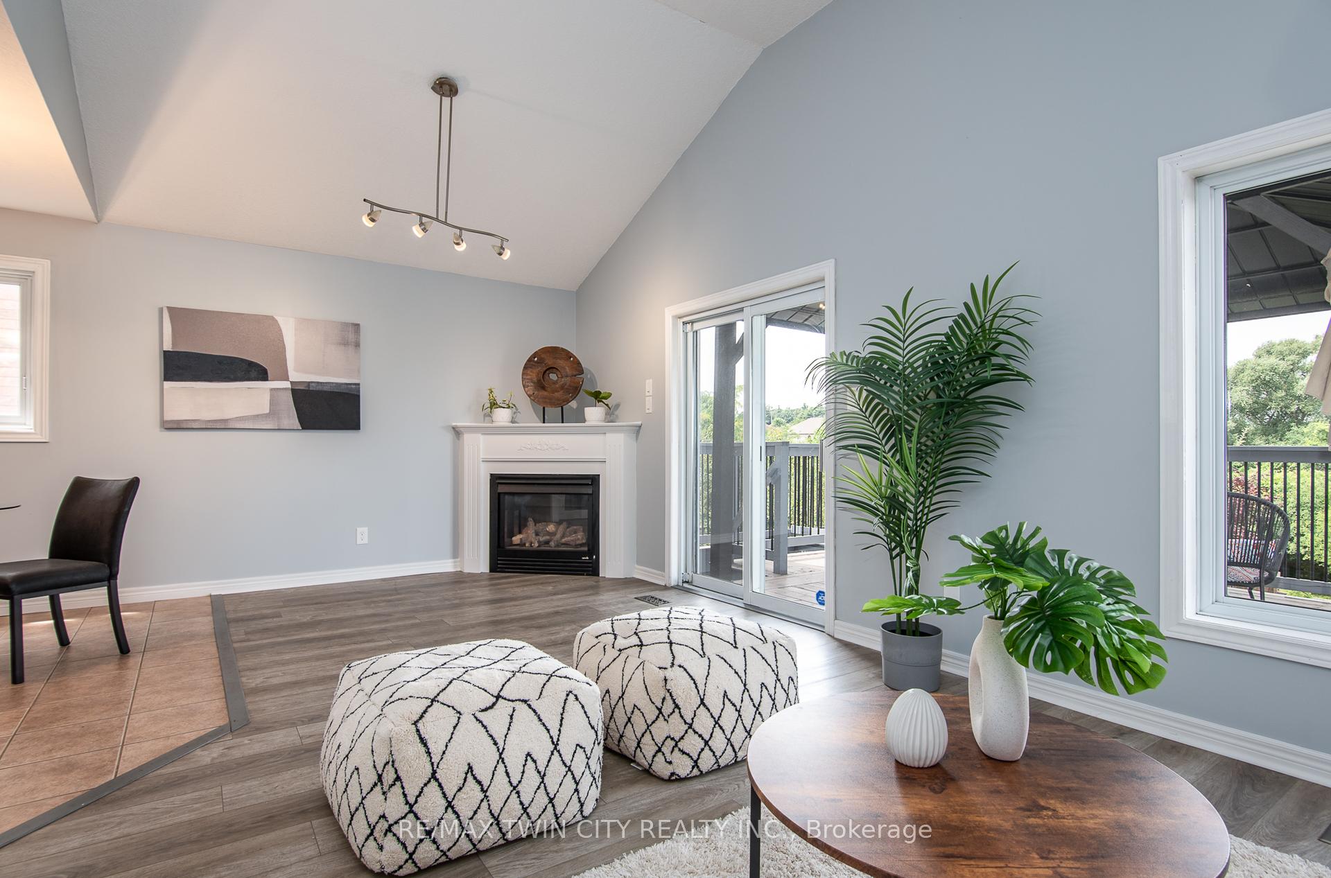 Photo 16 of 475 Doon South Drive, Kitchener — HOMEH