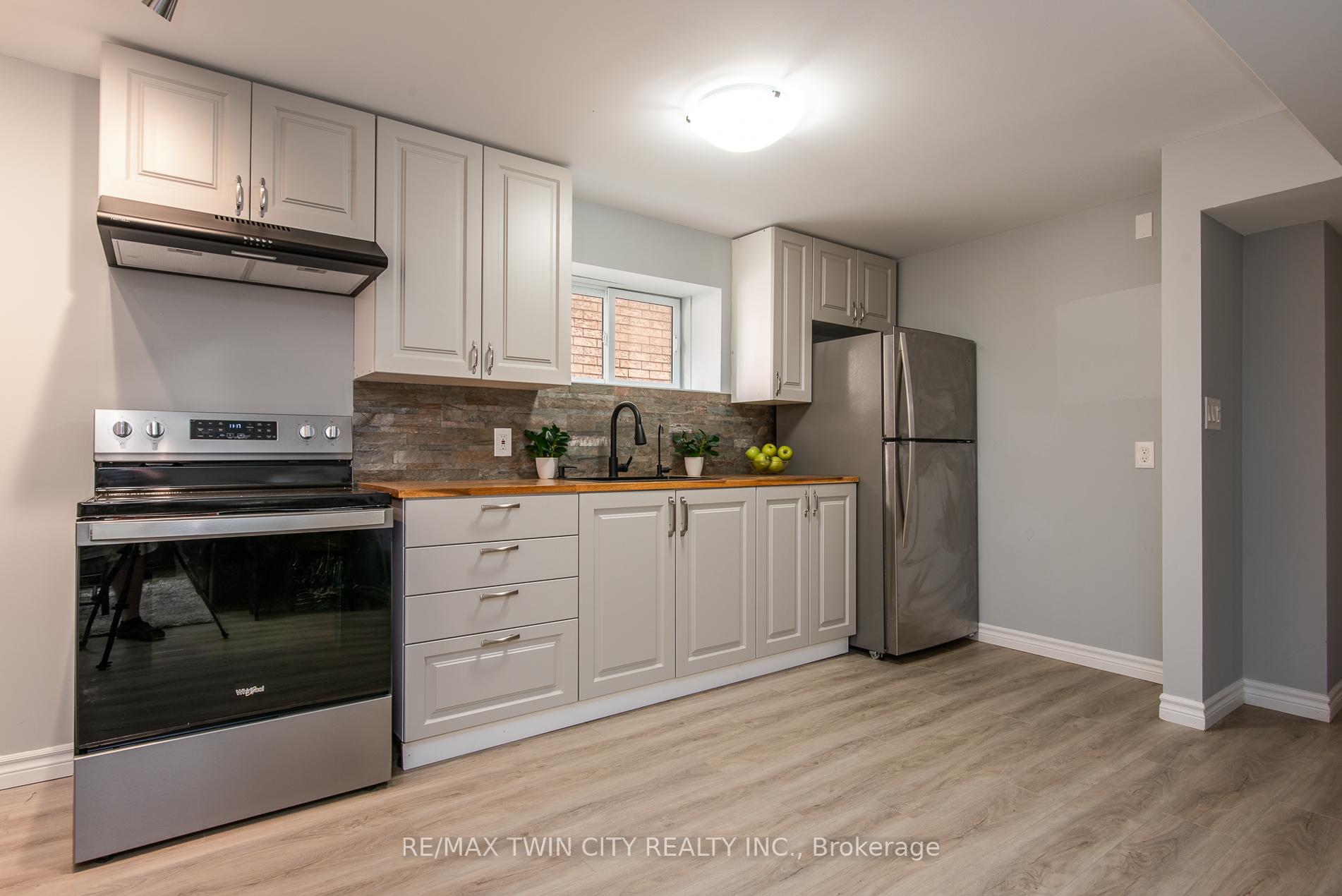 Photo 29 of 475 Doon South Drive, Kitchener — HOMEH