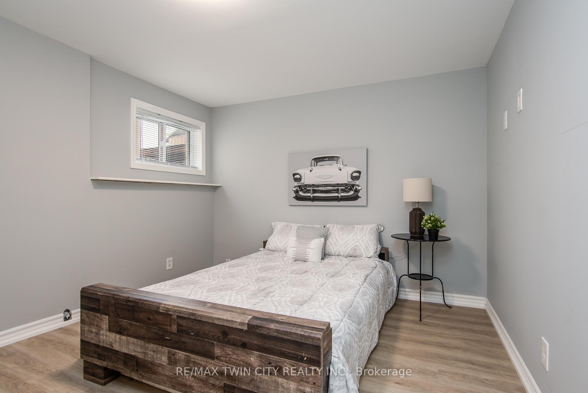Photo 34 of 475 Doon South Drive, Kitchener — HOMEH