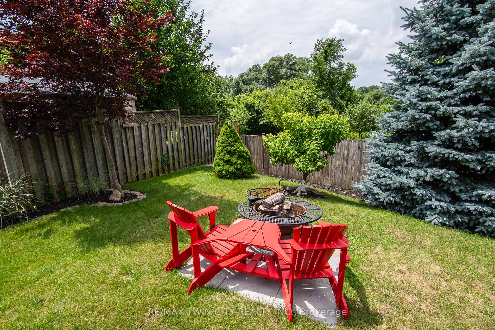 Photo 38 of 475 Doon South Drive, Kitchener — HOMEH