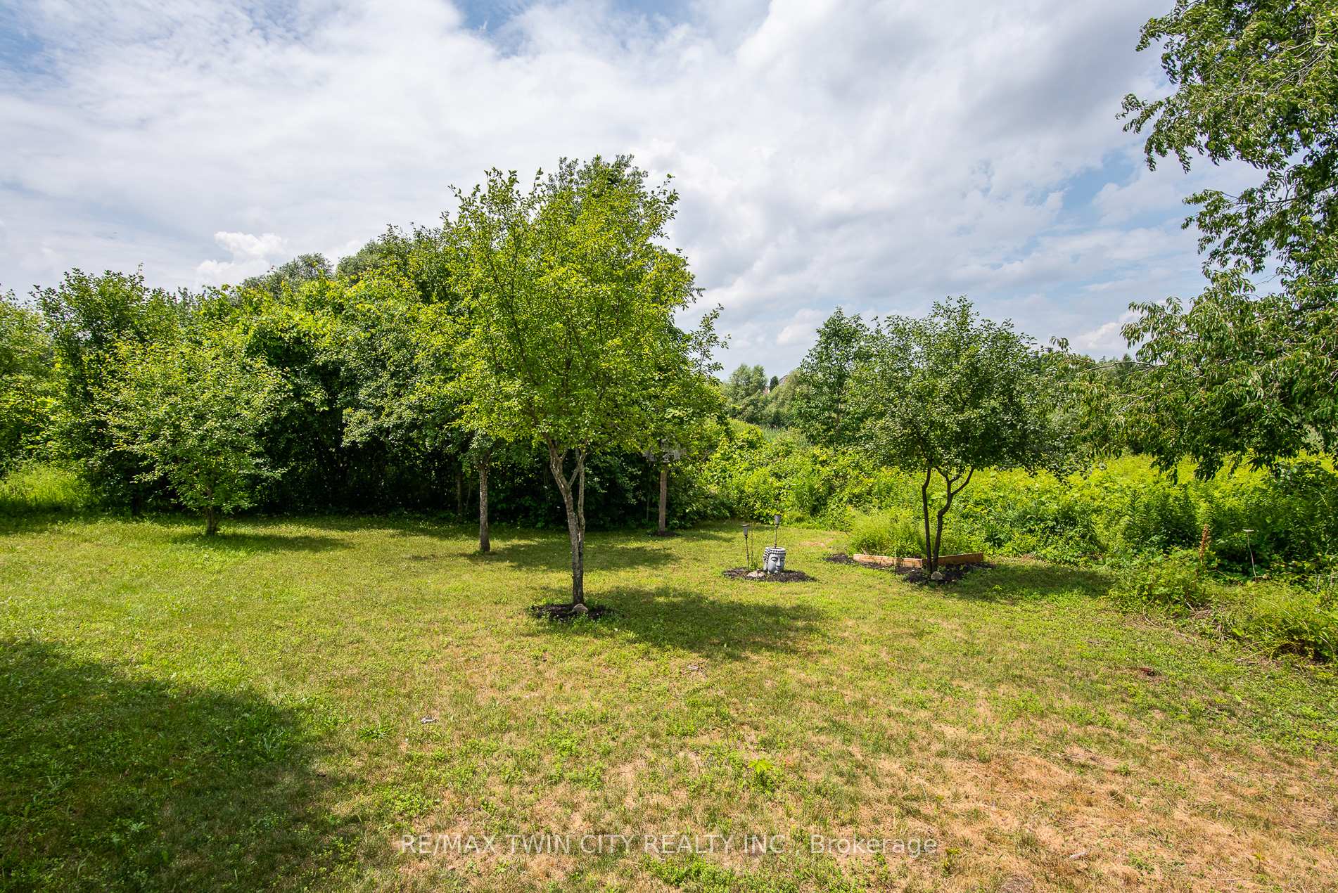 Photo 41 of 475 Doon South Drive, Kitchener — HOMEH