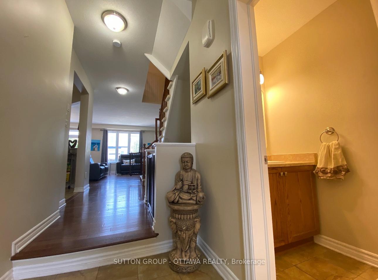 Photo 4 of 461 Celtic Ridge Crescent, Ottawa, Kanata - Morgan's Grant/South March — HOMEH