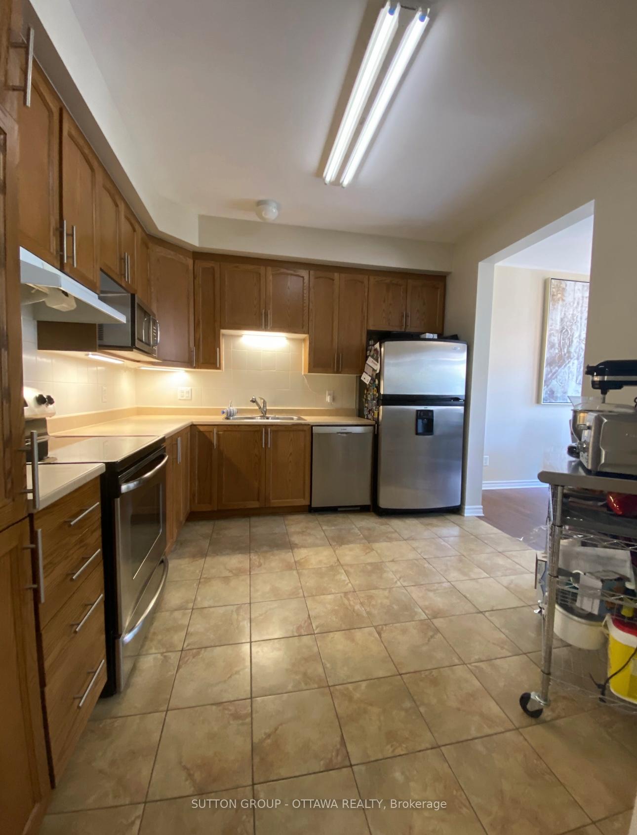 Photo 6 of 461 Celtic Ridge Crescent, Ottawa, Kanata - Morgan's Grant/South March — HOMEH