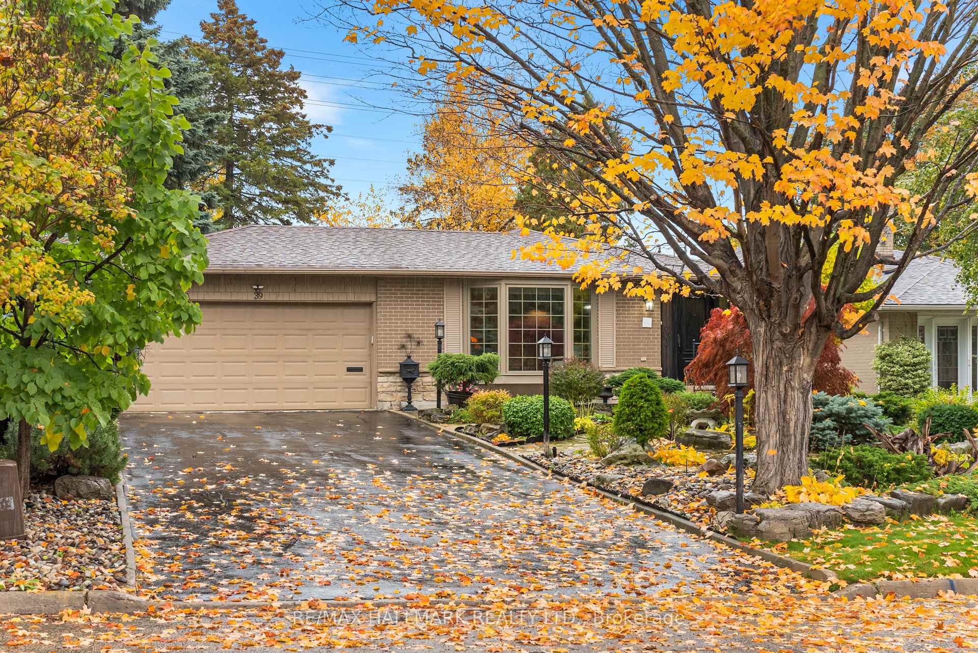 Photo 2 of 39 Fleance Drive, Markham, Royal Orchard — HOMEH