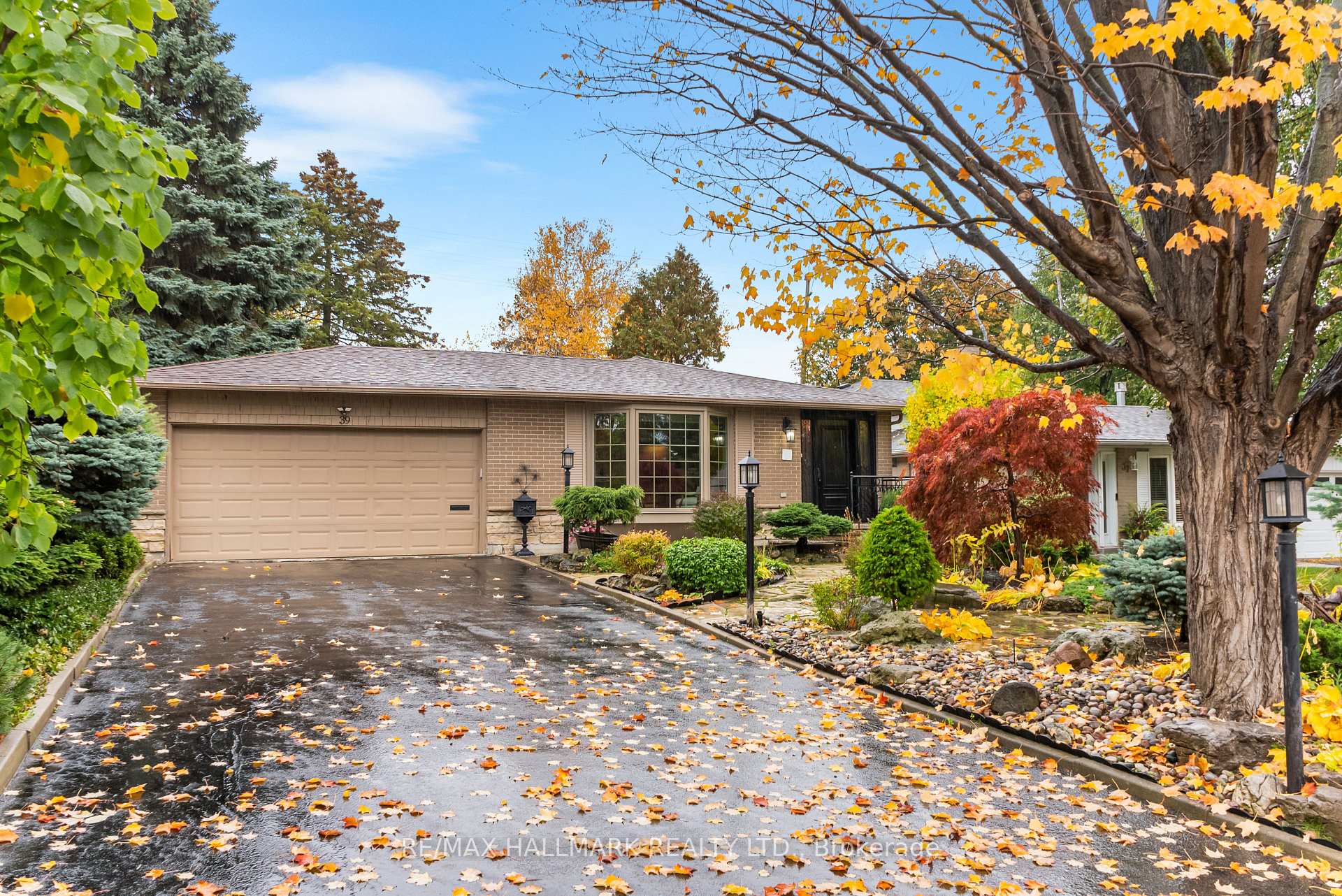 Photo 3 of 39 Fleance Drive, Markham, Royal Orchard — HOMEH