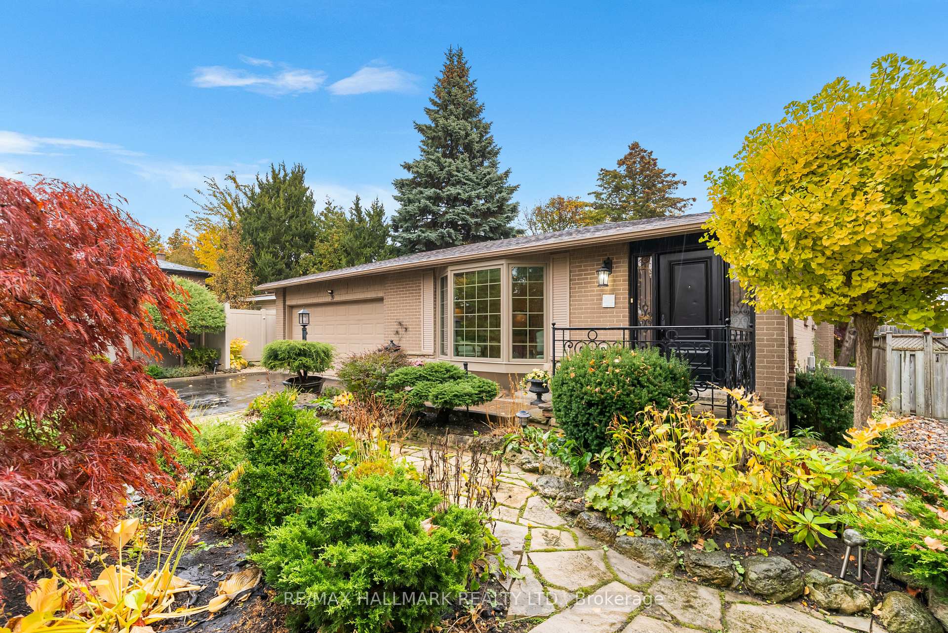 Photo 4 of 39 Fleance Drive, Markham, Royal Orchard — HOMEH