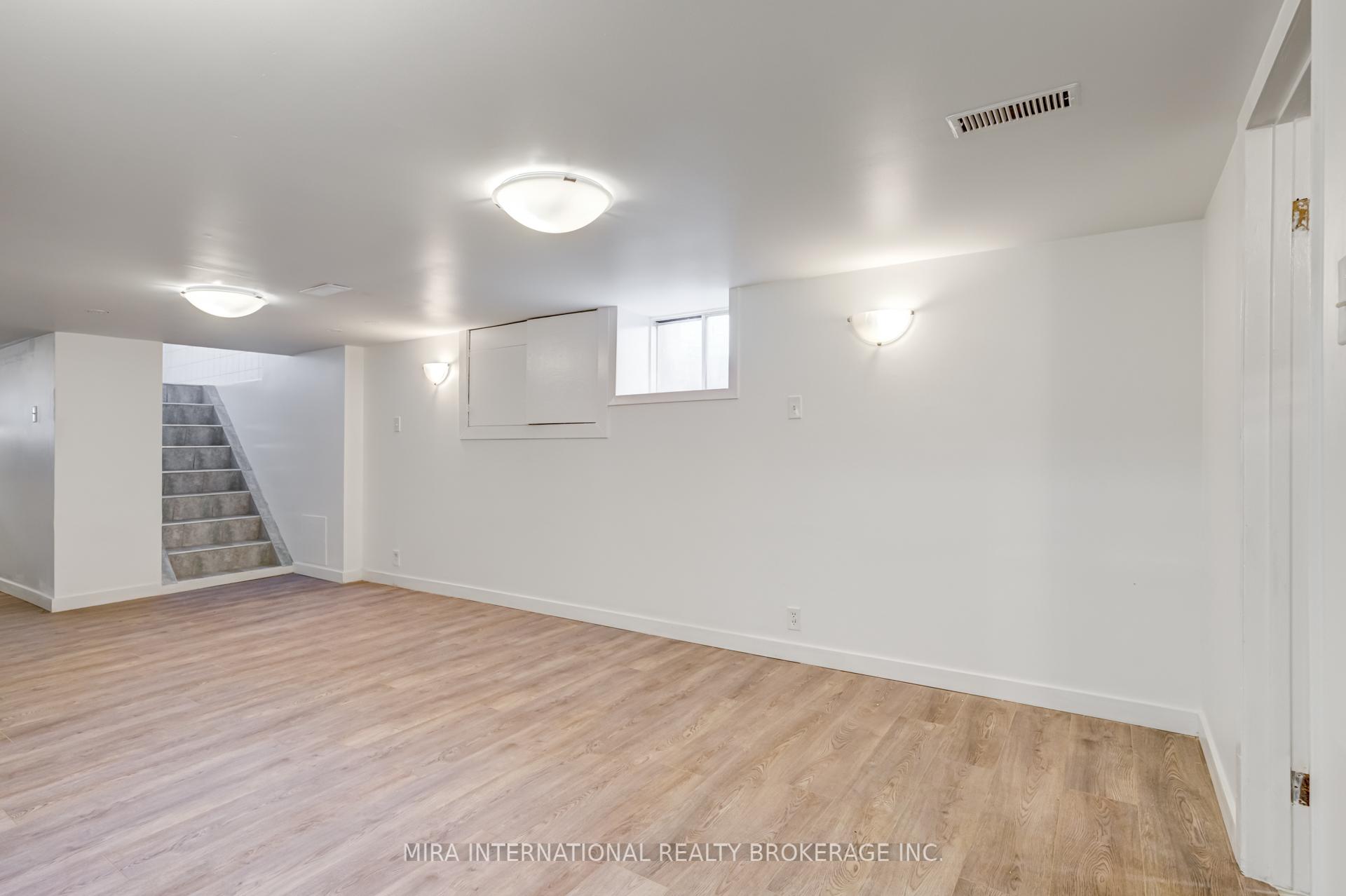 Photo 3 of Unit B, 105 Oak Avenue, Hamilton, Beasley — HOMEH