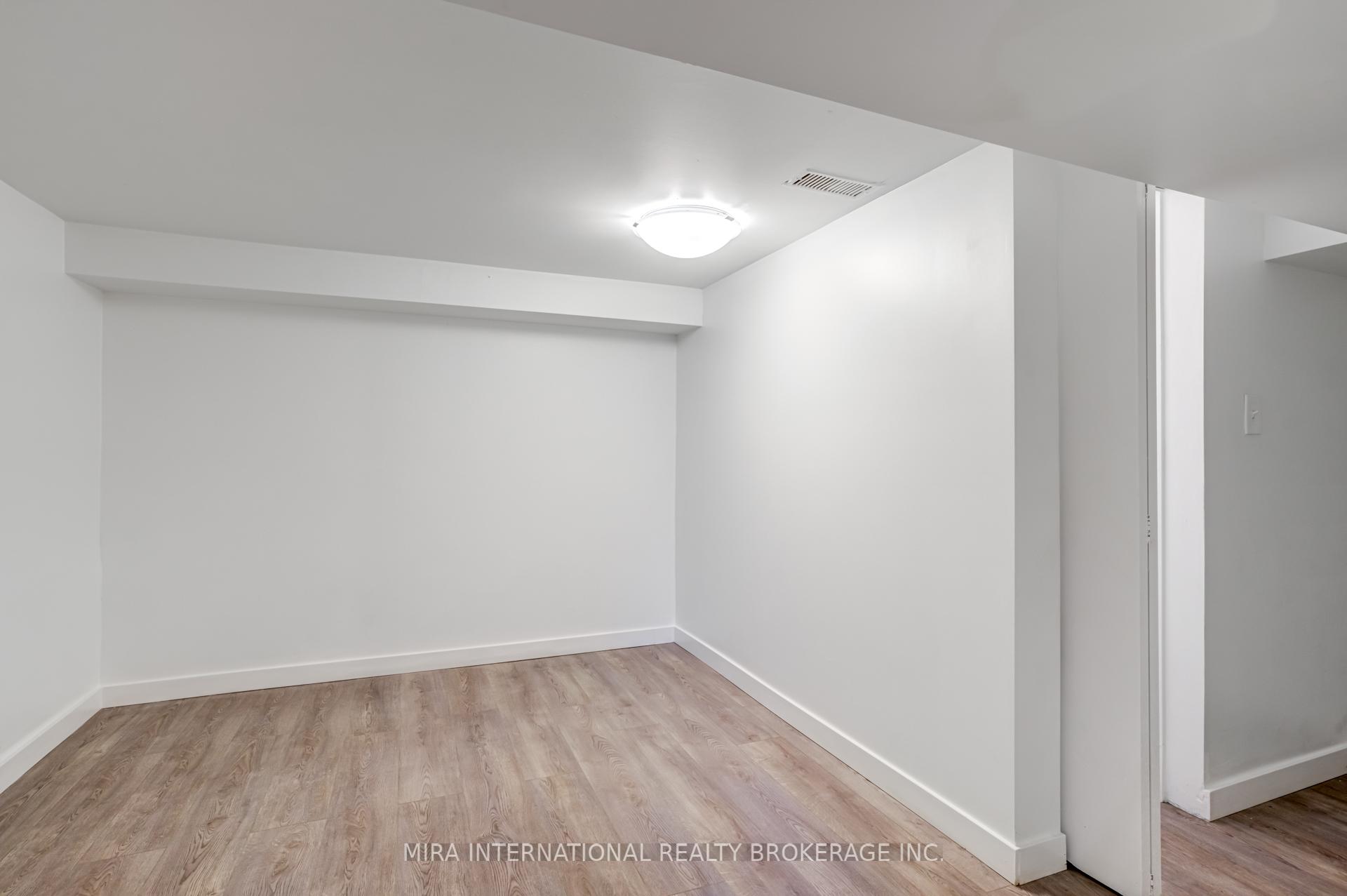 Photo 9 of Unit B, 105 Oak Avenue, Hamilton, Beasley — HOMEH