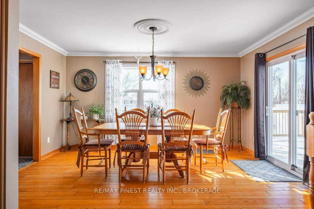 Photo 8 of 218 Amherst Drive, Loyalist, Amherstview — HOMEH