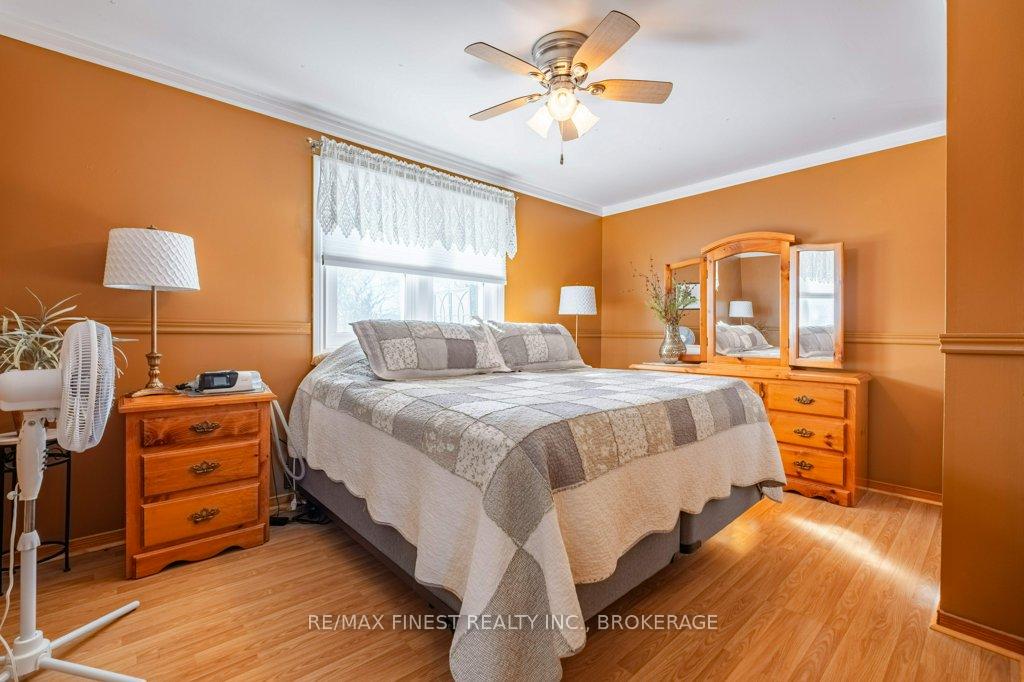 Photo 9 of 218 Amherst Drive, Loyalist, Amherstview — HOMEH