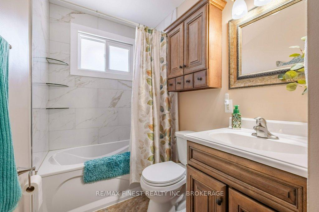 Photo 15 of 218 Amherst Drive, Loyalist, Amherstview — HOMEH