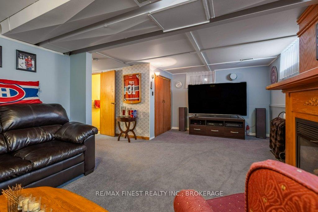 Photo 20 of 218 Amherst Drive, Loyalist, Amherstview — HOMEH