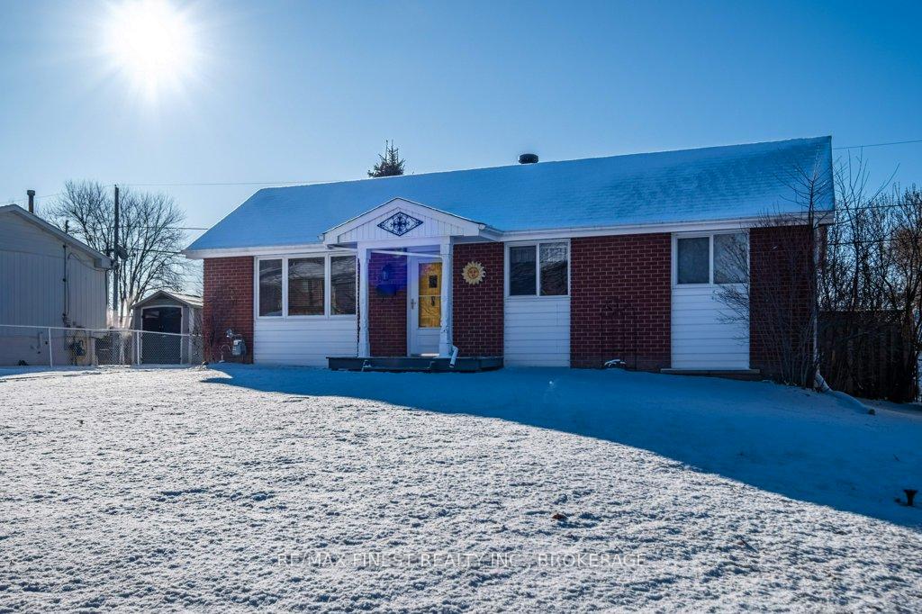 Photo 24 of 218 Amherst Drive, Loyalist, Amherstview — HOMEH