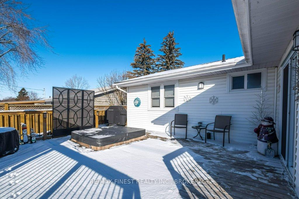 Photo 26 of 218 Amherst Drive, Loyalist, Amherstview — HOMEH