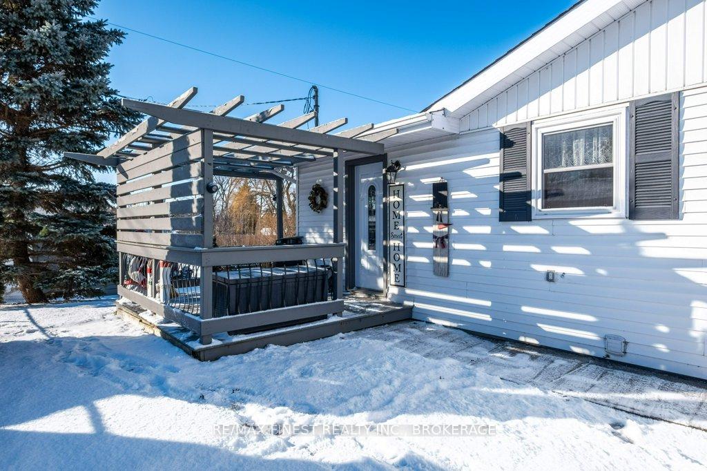 Photo 28 of 218 Amherst Drive, Loyalist, Amherstview — HOMEH