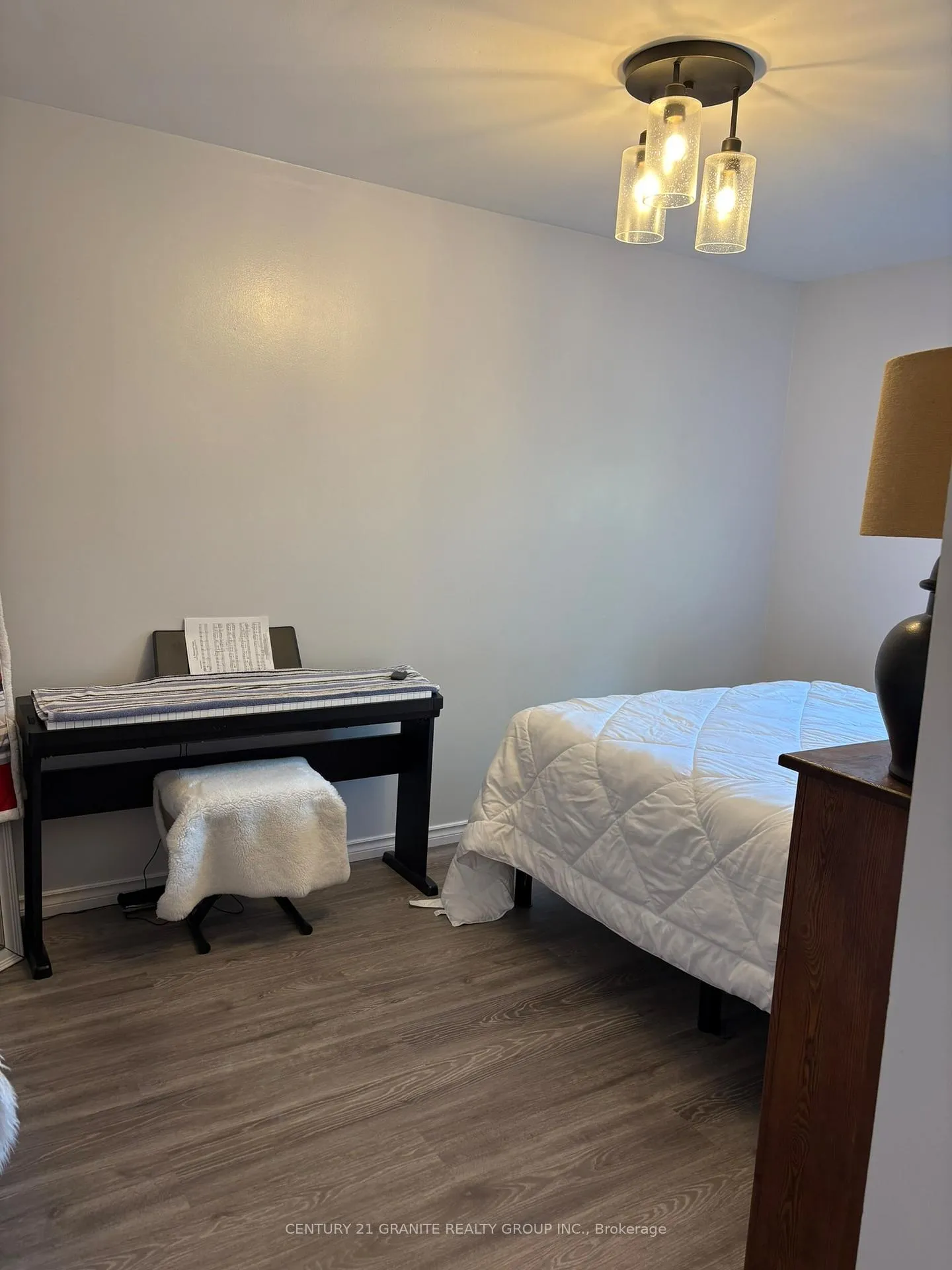 Photo 23 of 1019 Sprucewood Crescent, Kingston, City Northwest — HOMEH
