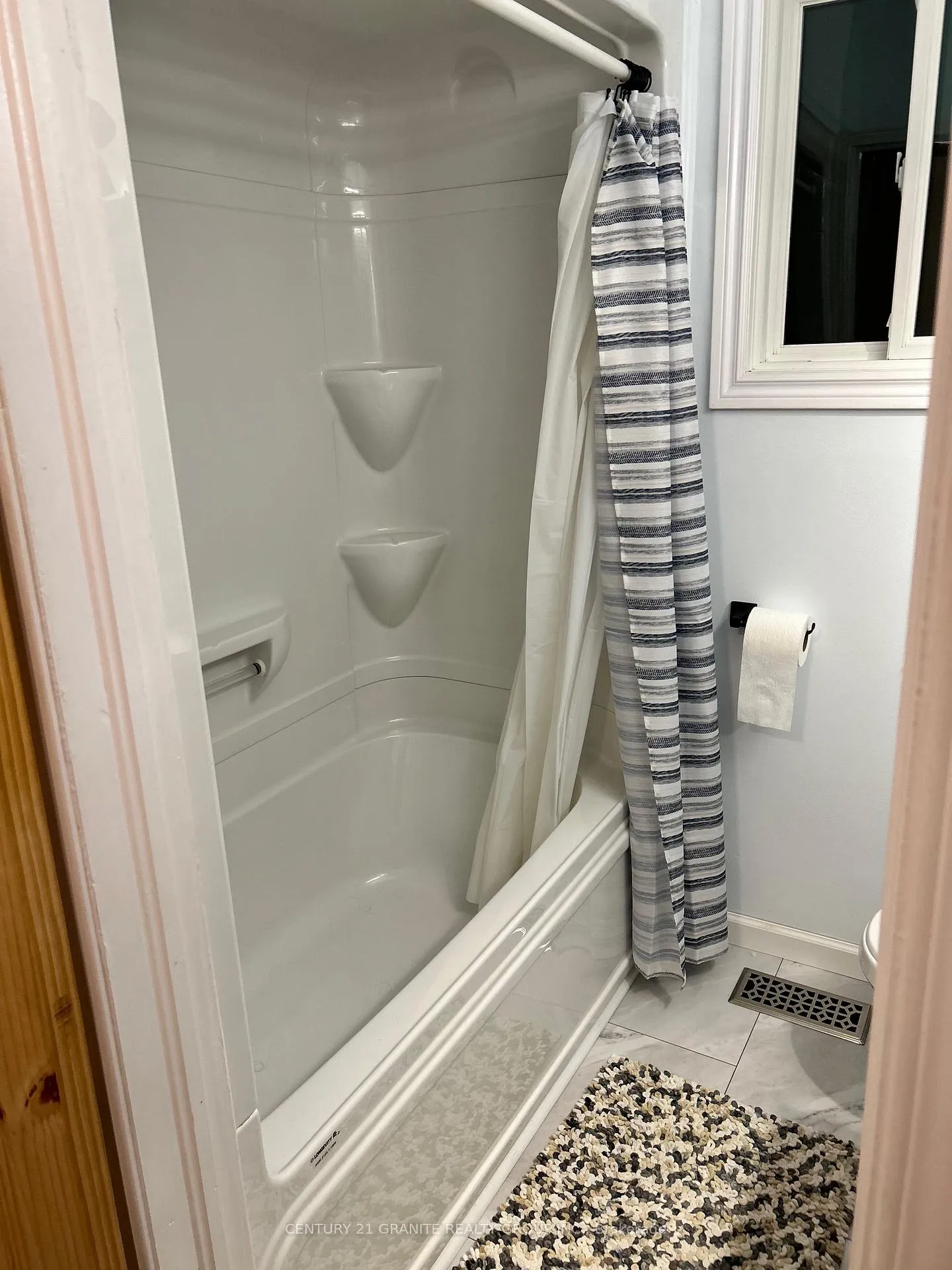 Photo 49 of 1019 Sprucewood Crescent, Kingston, City Northwest — HOMEH