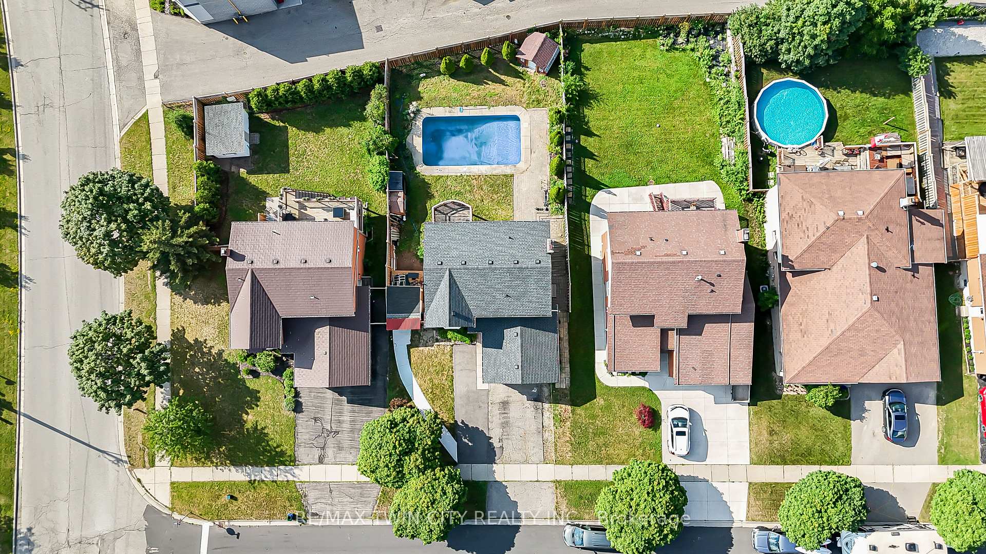 Photo 2 of 40 Ebydale Drive, Kitchener — HOMEH