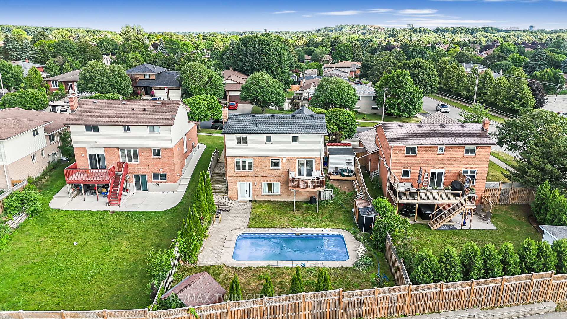 Photo 3 of 40 Ebydale Drive, Kitchener — HOMEH