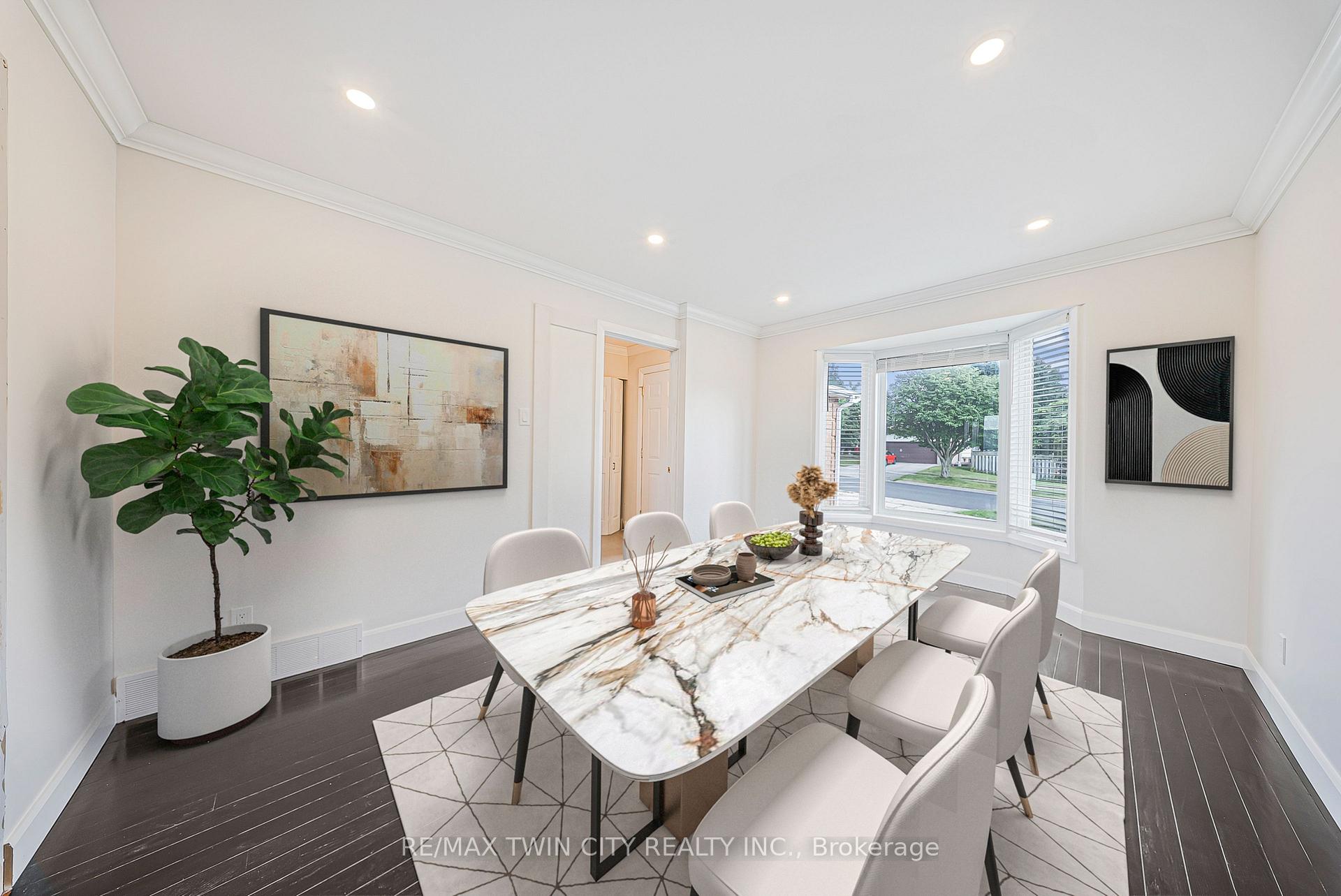 Photo 5 of 40 Ebydale Drive, Kitchener — HOMEH