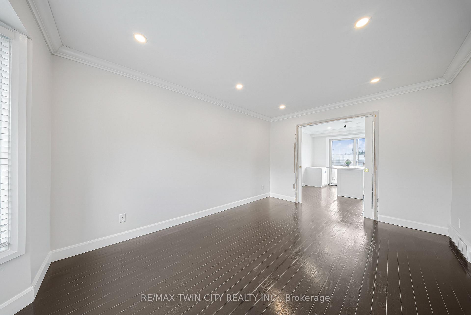 Photo 7 of 40 Ebydale Drive, Kitchener — HOMEH