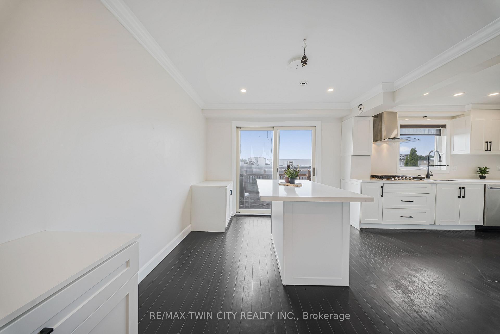 Photo 9 of 40 Ebydale Drive, Kitchener — HOMEH