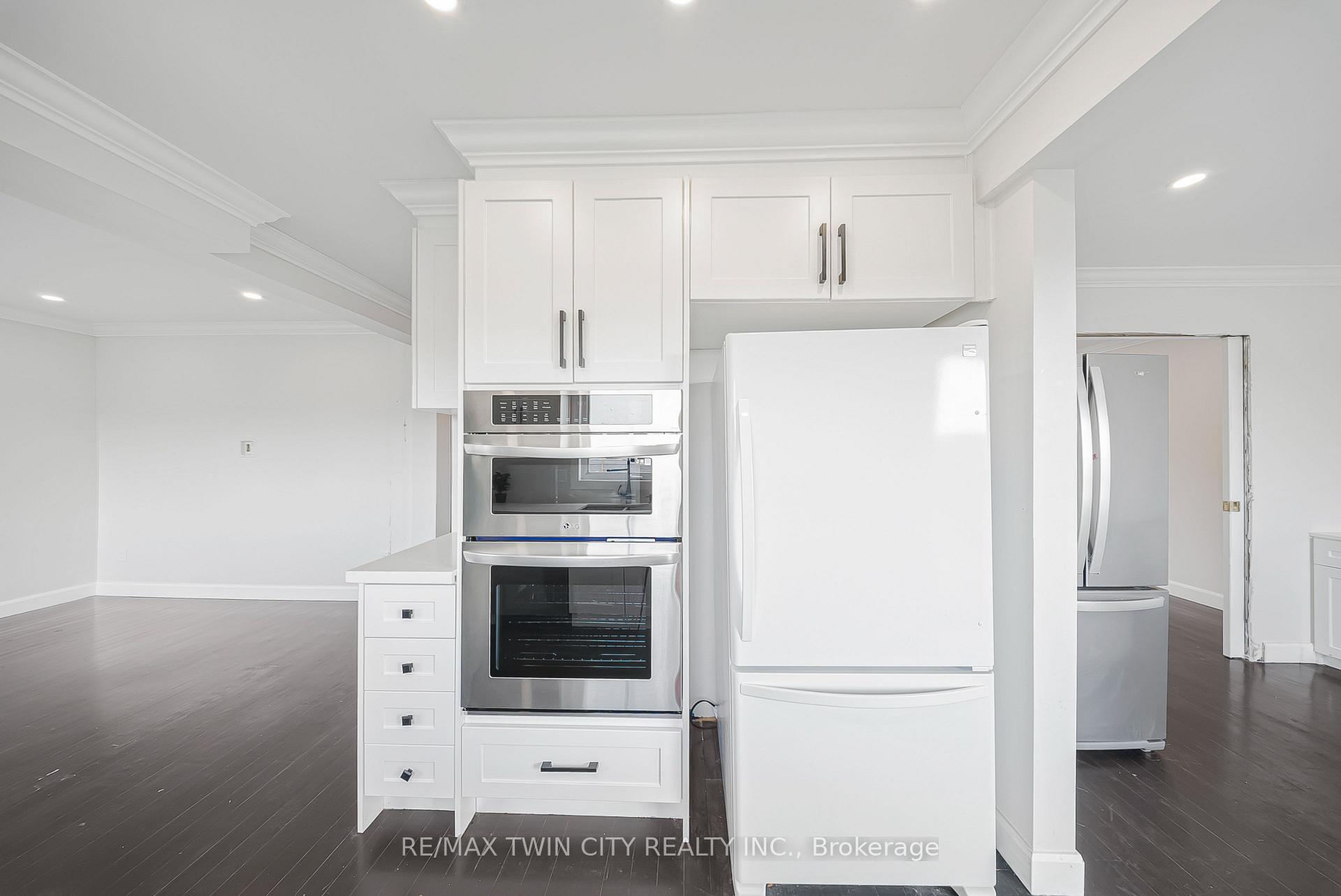 Photo 13 of 40 Ebydale Drive, Kitchener — HOMEH