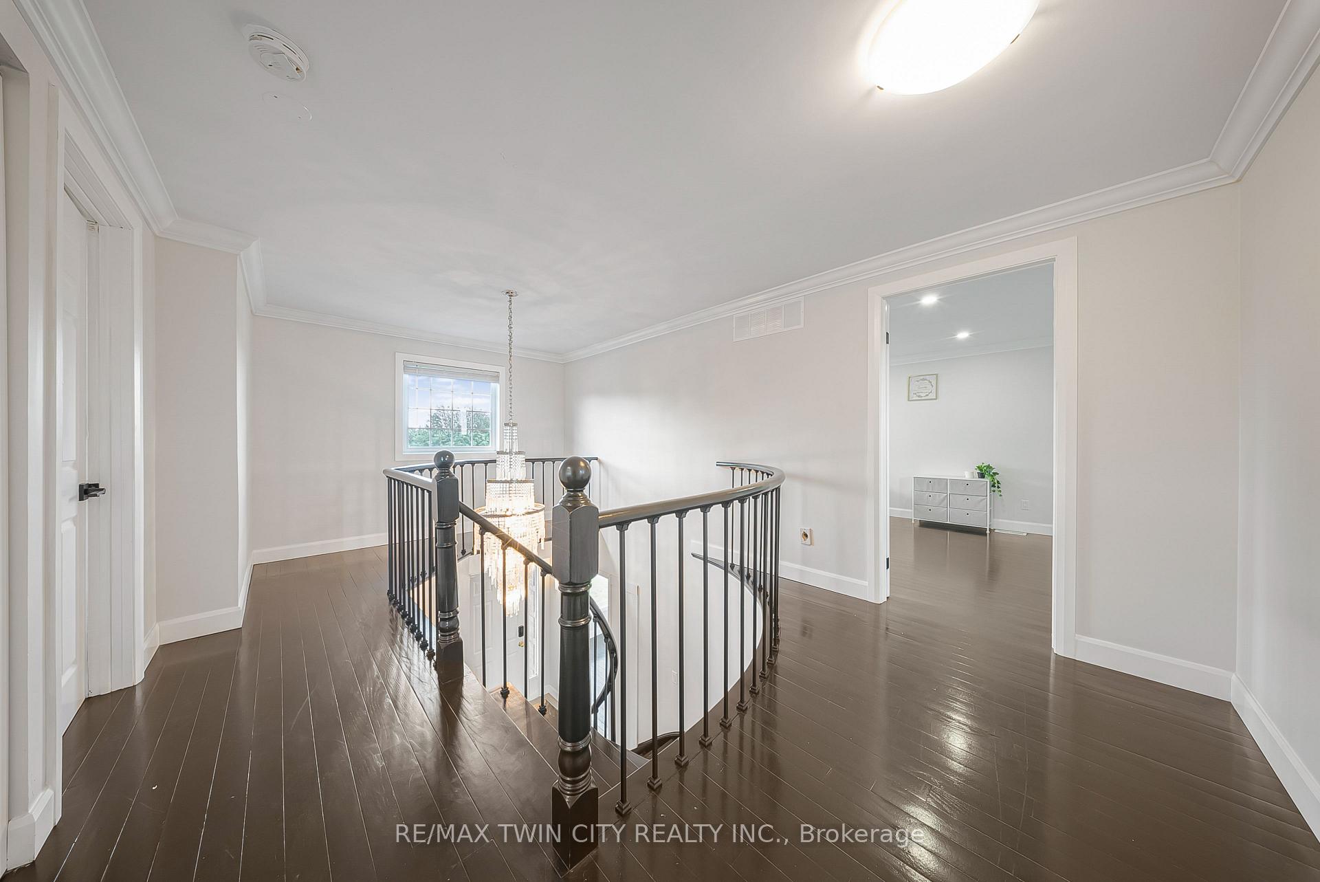 Photo 18 of 40 Ebydale Drive, Kitchener — HOMEH