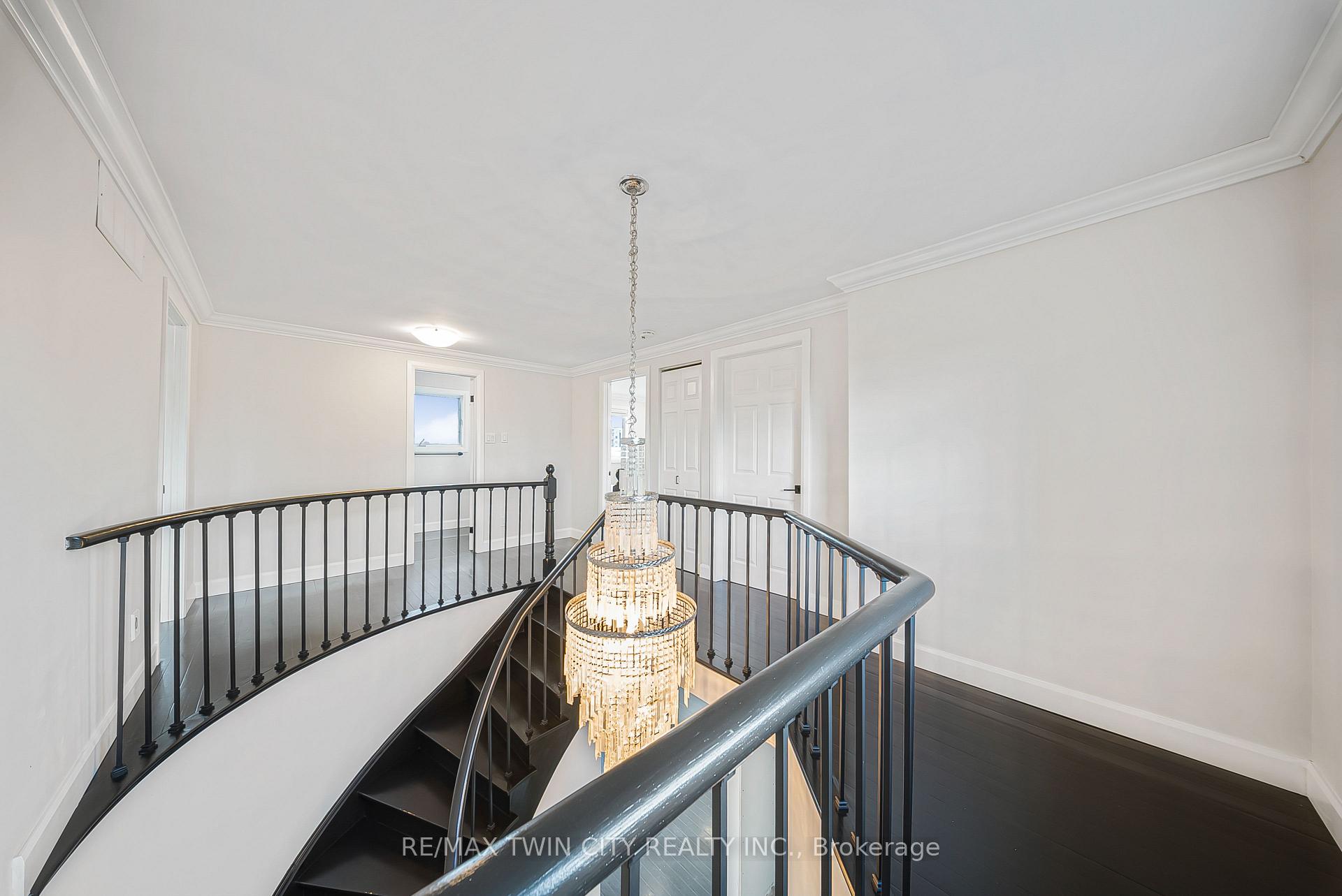 Photo 19 of 40 Ebydale Drive, Kitchener — HOMEH