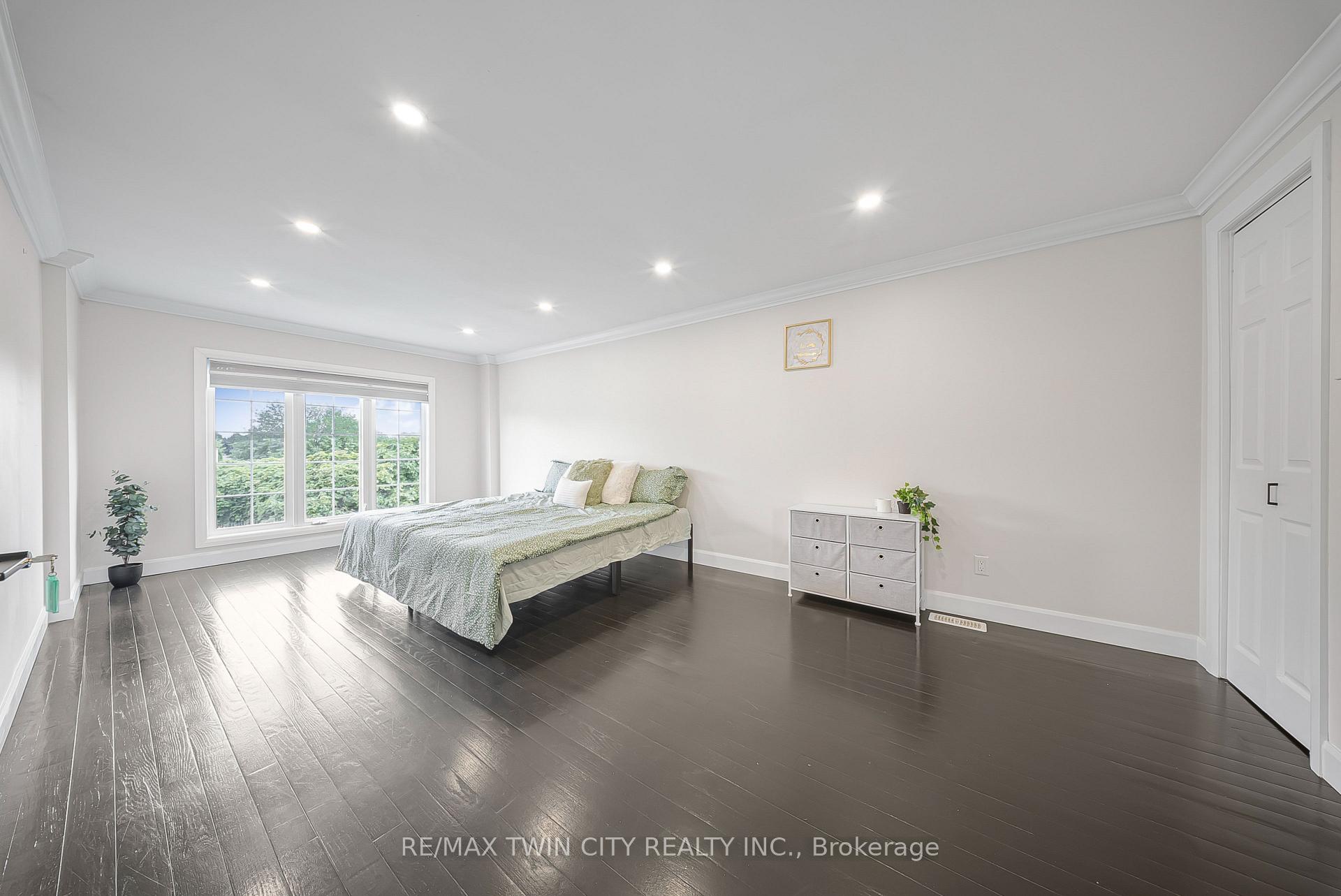Photo 20 of 40 Ebydale Drive, Kitchener — HOMEH